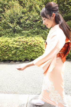 様々な種類のボッテガのサングラス